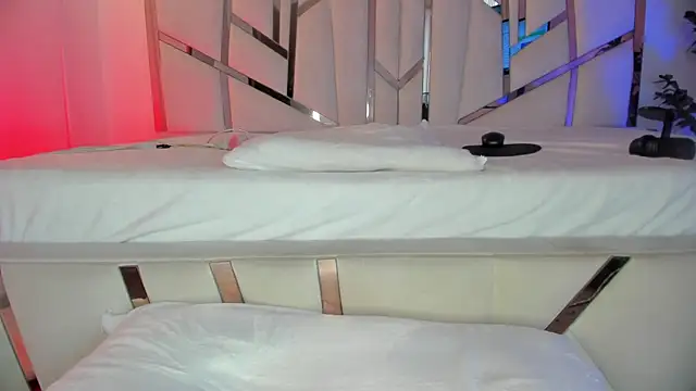 hot booty  online show from 4, 7, 2026