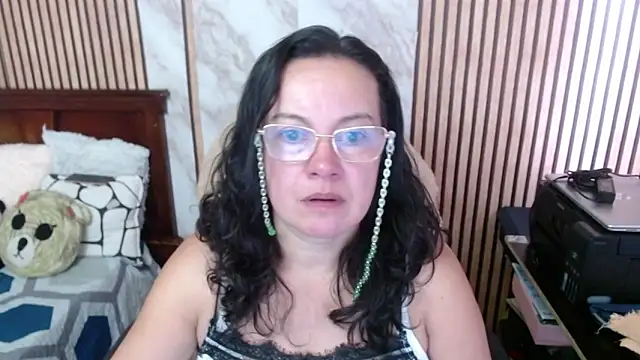 Sonialorens  online show from 17, 2, 2026