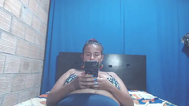 Snapshot of isabella_dirty69 chatting on 2, 2, 2025 isabella dirty69 online show from 2, 2, 2025