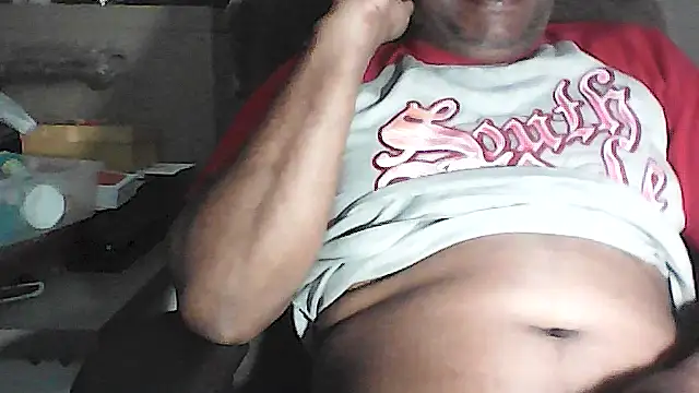 Snapshot of Josuasl2021 chatting on 15, 4, 2026 Josuasl2021 online show from 15, 4, 2026