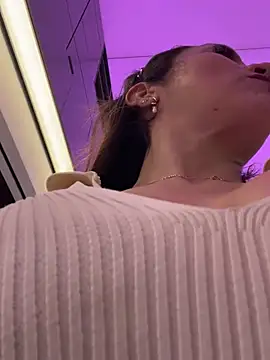 angelitasexy81 online show from 8, 3, 2025