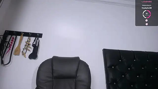 alejandraluxt online show from 23, 2, 2025