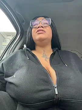 IamSashaLuv online show from 18, 12, 2025