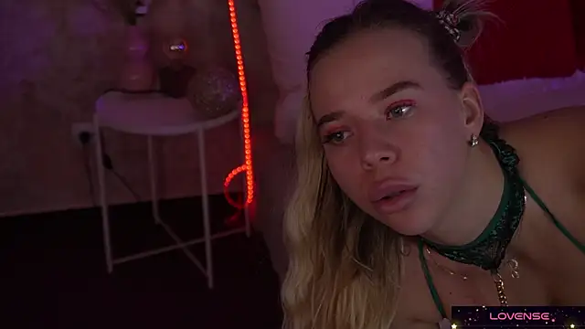 Snapshot of Sexy_Ira chatting on 4, 2, 2025 Sexy Ira online show from 4, 2, 2025