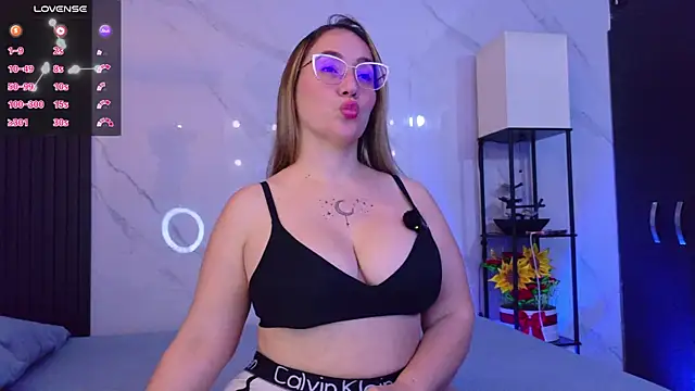 hotpawgmilf online show from 14, 5, 2026