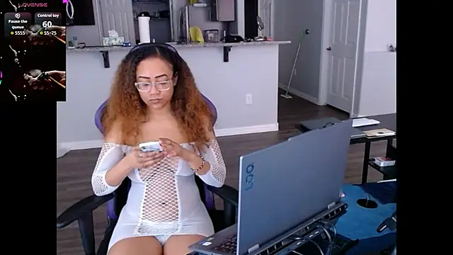 RylHoneyy online show from 3, 8, 2026