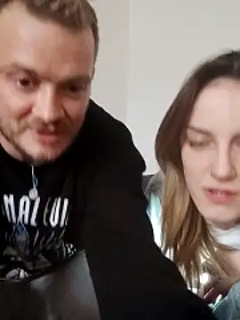 Mia-Sweet2002 online show from 15, 12, 2025