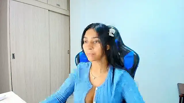 Snapshot of sophiax-x chatting on 21, 10, 2025 sophiax-x online show from 21, 10, 2025
