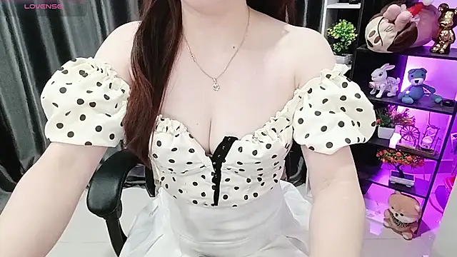 Snapshot of Yuki-yio chatting on 23, 6, 2026 Yuki-yio online show from 23, 6, 2026