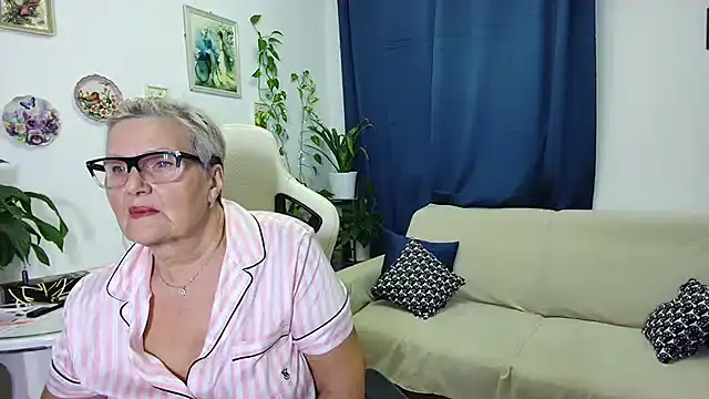 Snapshot of Selenna57 chatting on 5, 12, 2025 Selenna57 online show from 5, 12, 2025