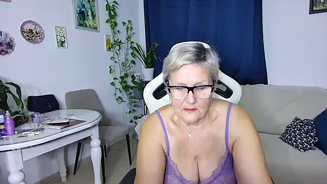 Snapshot of Selenna57 chatting on 3, 2, 2026 Selenna57 online show from 3, 2, 2026