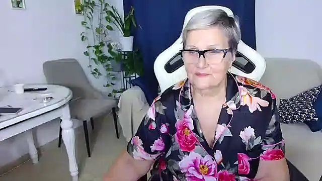 Snapshot of Selenna57 chatting on 10, 2, 2026 Selenna57 online show from 10, 2, 2026