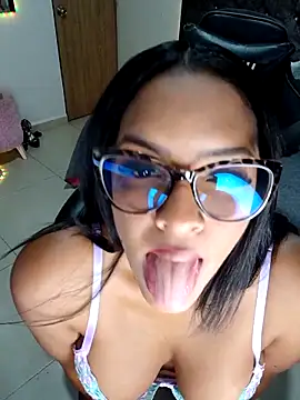 nashiira  online show from 4, 5, 2026