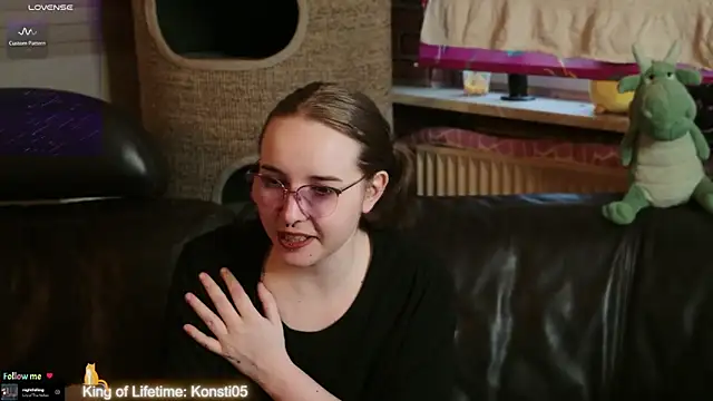 Snapshot of GamerGirl_Eve chatting on 30, 6, 2026 GamerGirl Eve online show from 30, 6, 2026