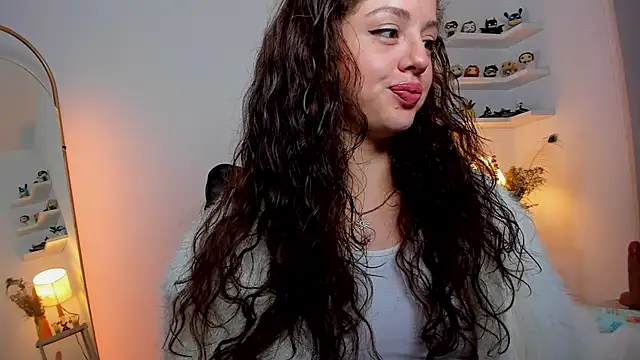 Cassandra Caiin online show from 1, 12, 2025