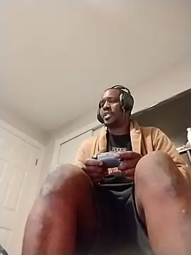 Snapshot of Makeyoucumallover chatting on 5, 12, 2025 Makeyoucumallover online show from 5, 12, 2025