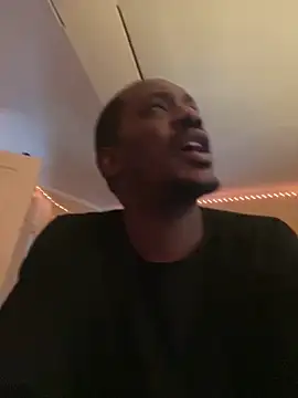 Snapshot of Makeyoucumallover chatting on 4, 3, 2026 Makeyoucumallover online show from 4, 3, 2026