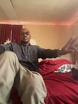 Snapshot of Makeyoucumallover chatting on 17, 3, 2026 Makeyoucumallover online show from 17, 3, 2026