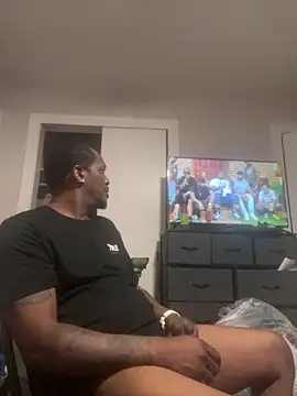 Snapshot of Makeyoucumallover chatting on 4, 4, 2026 Makeyoucumallover online show from 4, 4, 2026