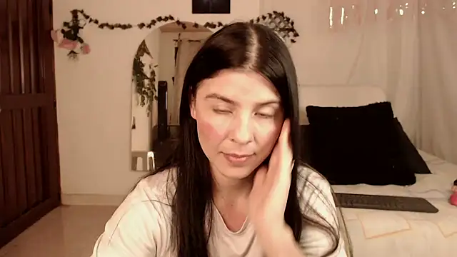 Estefani 32 online show from 1, 12, 2025