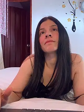 Estefani 32 online show from 17, 3, 2026