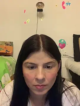 Estefani 32 online show from 1, 5, 2026