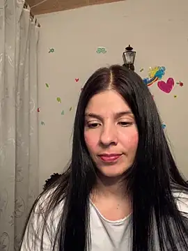 Estefani 32 online show from 3, 5, 2026