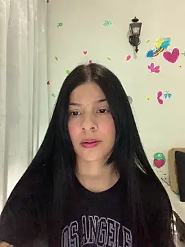 Estefani 32 online show from 5, 5, 2026