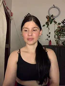 Estefani 32 online show from 2, 7, 2026