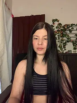 Estefani 32 online show from 3, 7, 2026