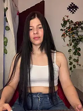 Estefani 32 online show from 10, 7, 2026