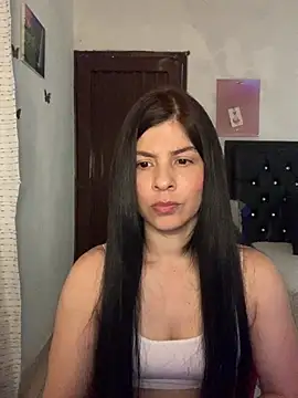 Estefani 32 online show from 20, 7, 2026