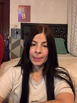 Estefani 32 online show from 21, 7, 2026