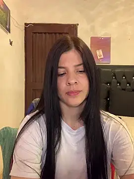Estefani 32 online show from 24, 7, 2026