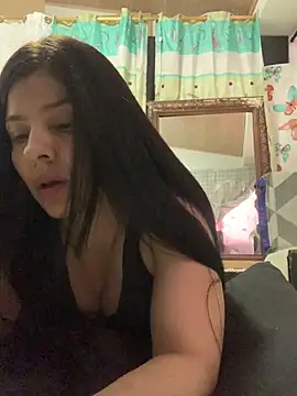 Estefani 32 online show from 3, 8, 2026