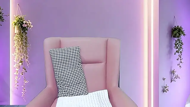 Giuliam online show from 28, 7, 2026