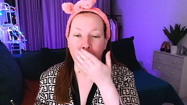 GoddessLara online show from 4, 3, 2025