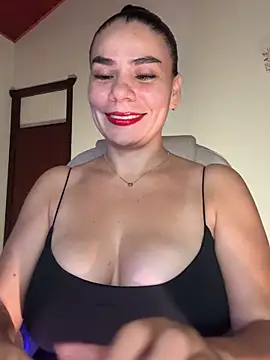 Snapshot of MeganDupont chatting on 4, 1, 2025 MeganDupont online show from 4, 1, 2025