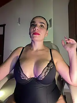 Snapshot of MeganDupont chatting on 2, 2, 2025 MeganDupont online show from 2, 2, 2025