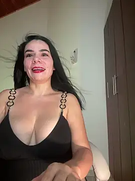 Snapshot of MeganDupont chatting on 5, 2, 2025 MeganDupont online show from 5, 2, 2025