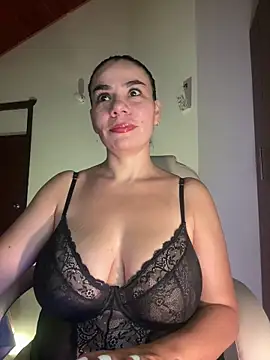 Snapshot of MeganDupont chatting on 14, 2, 2025 MeganDupont online show from 14, 2, 2025