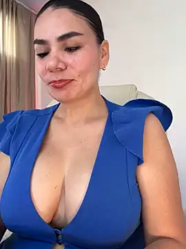 Snapshot of MeganDupont chatting on 23, 10, 2025 MeganDupont online show from 23, 10, 2025