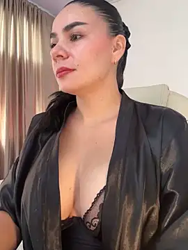 Snapshot of MeganDupont chatting on 24, 10, 2025 MeganDupont online show from 24, 10, 2025