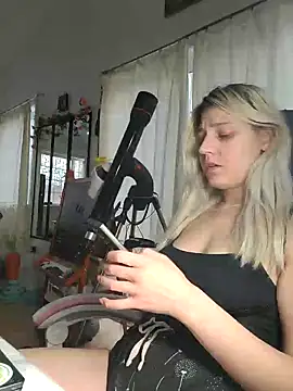 Snapshot of ScarletCallings420 chatting on 21, 2, 2025 ScarletCallings420 online show from 21, 2, 2025