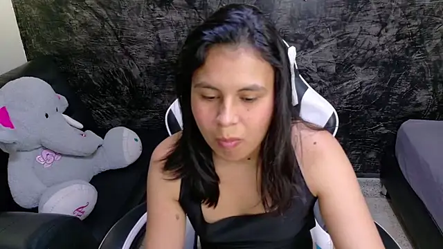 olivia love  online show from 6, 6, 2026