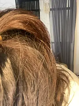 trianawhite online show from 4, 3, 2025