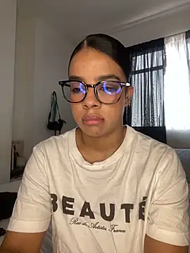 trianawhite online show from 25, 3, 2026