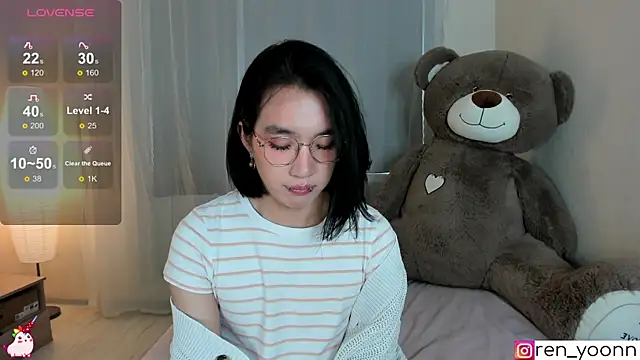 Snapshot of Ren_yoon chatting on 28, 4, 2026 Ren yoon online show from 28, 4, 2026