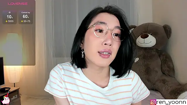 Snapshot of Ren_yoon chatting on 4, 5, 2026 Ren yoon online show from 4, 5, 2026