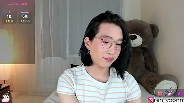 Snapshot of Ren_yoon chatting on 15, 5, 2026 Ren yoon online show from 15, 5, 2026